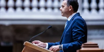 Primeiro-ministro responde esta quarta-feira no parlamento pela atuação do Governo já com MAI demitida