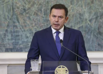 Montenegro manda reduzir de oito para duas as ligações à Sport TV em São Bento e Parlamento