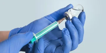 Como a polilaminina chega a pacientes mesmo sem aprovação da Anvisa?