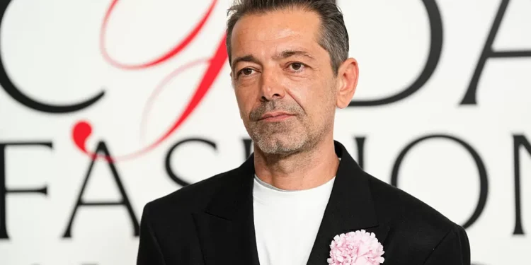 Ex-Alaïa: saiba quem é Pieter Mulier, novo diretor criativo da Versace