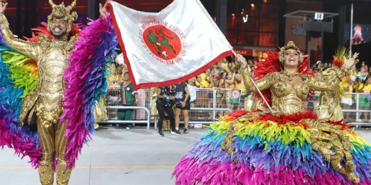 Mocidade Alegre comemora título do Carnaval: “Mais um capítulo glorioso”
