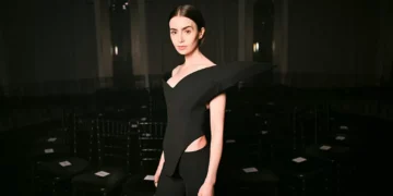 Por que Lily Collins é perfeita para interpretar Audrey Hepburn no cinema?