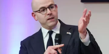 Diretor do Fed reduz estimativas sobre o quanto o BC dos EUA deve cortar os juros