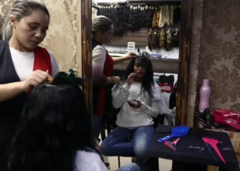 Setor de serviços recua 0,4% em dezembro e frustra projeções do mercado