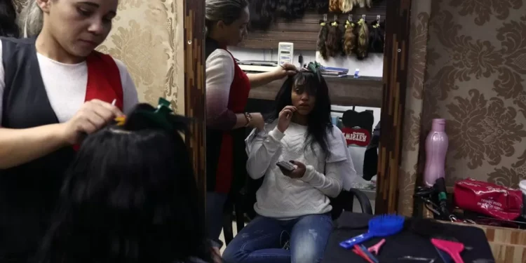 Setor de serviços recua 0,4% em dezembro e frustra projeções do mercado