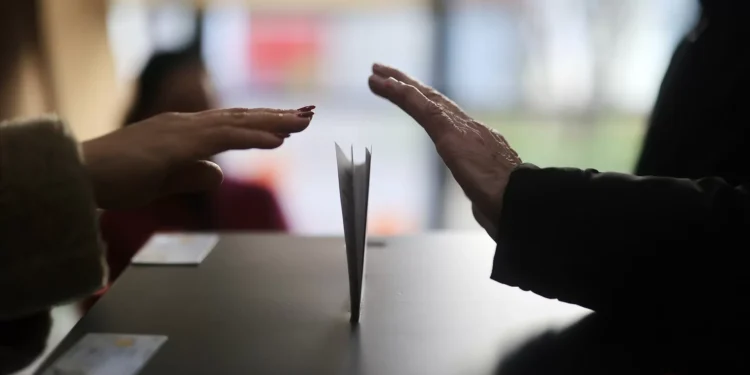 Arruda dos Vinhos adia eleições presidenciais para dia 15