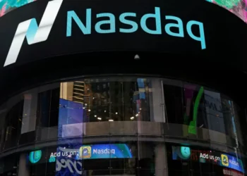 Wall Street encerra sessão em alta com Nasdaq a somar mais de 1%
