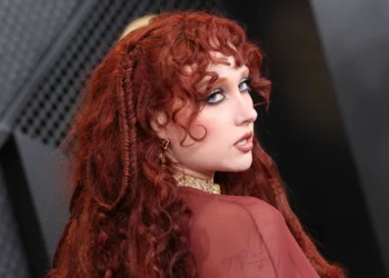 Chappell Roan deixa a agência de talentos após revelações de Epstein