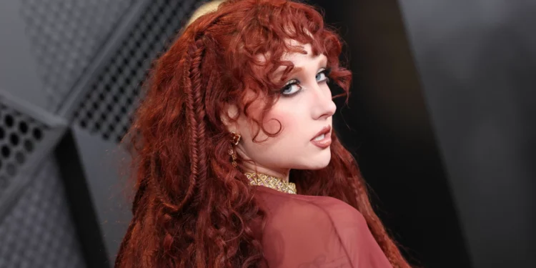 Chappell Roan deixa a agência de talentos após revelações de Epstein