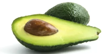 Abacate confirma vocação para baixar o colesterol ruim; saiba quanto comer