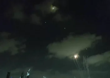 Hezbollah assume autoria de ataque a Israel; FDI revidam